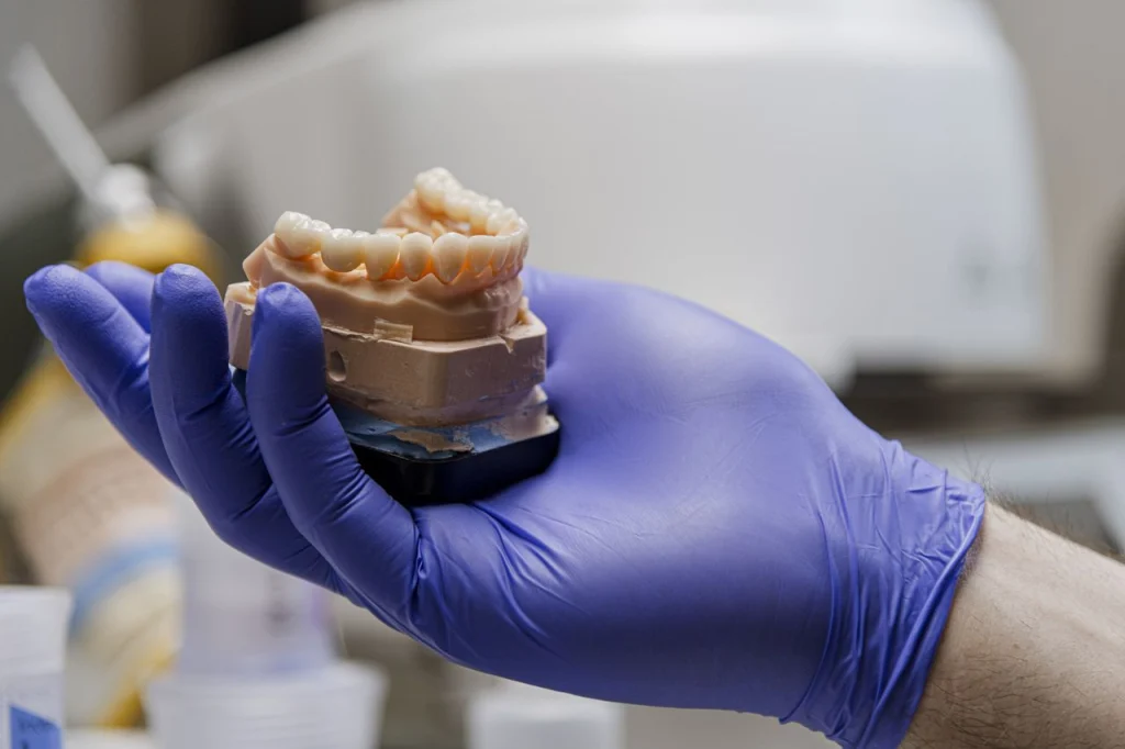 Ошибки при выборе зубных протезов